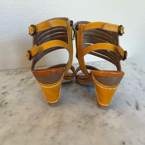 Spring Step Multicolor Striped Heels - Picture 3 of 7